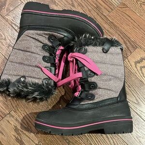 Girls DSG Size 4 Winter Snow Boots